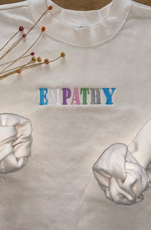 Bluza z haftem „Empathy”